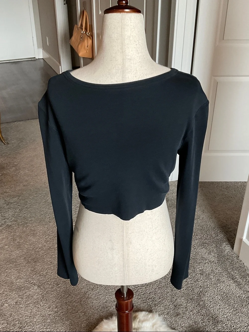 Banana Republic Black Long-Sleeve Cropped Tee
